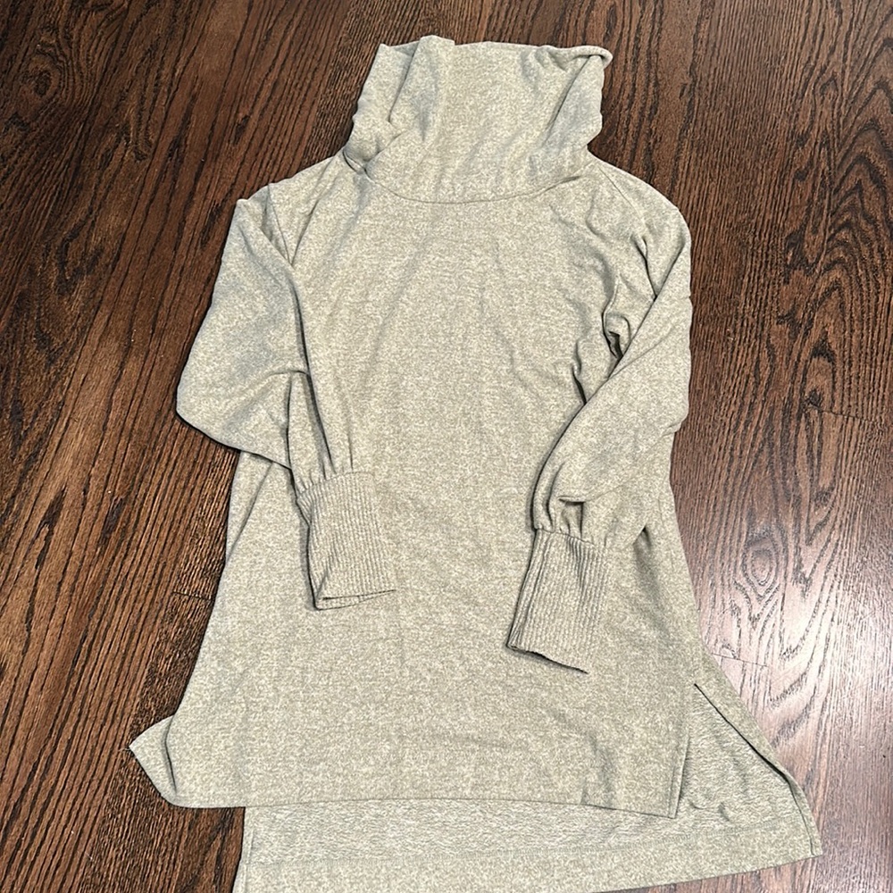 Maeve by Anthropologie sweater XS